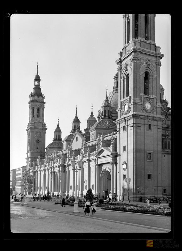 Vista parcial de la Basílica de Nuestra Señora del Pilar. Manuel Coyne